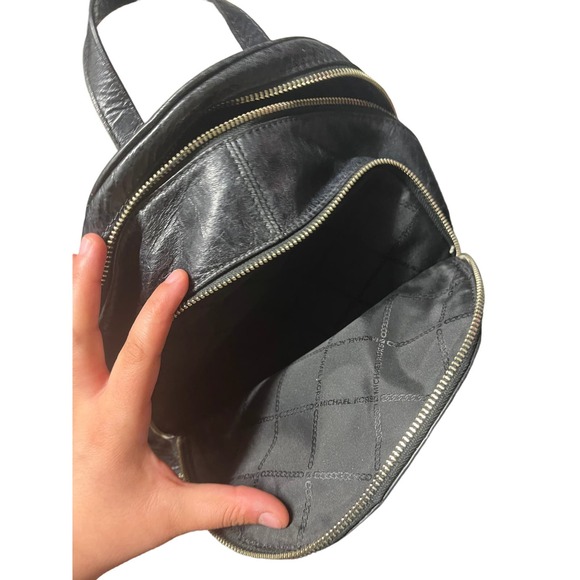 MICHAEL KORS Rhea Medium Crinkled Calf Leather Backpack Black Bag - Picture 5 of 8